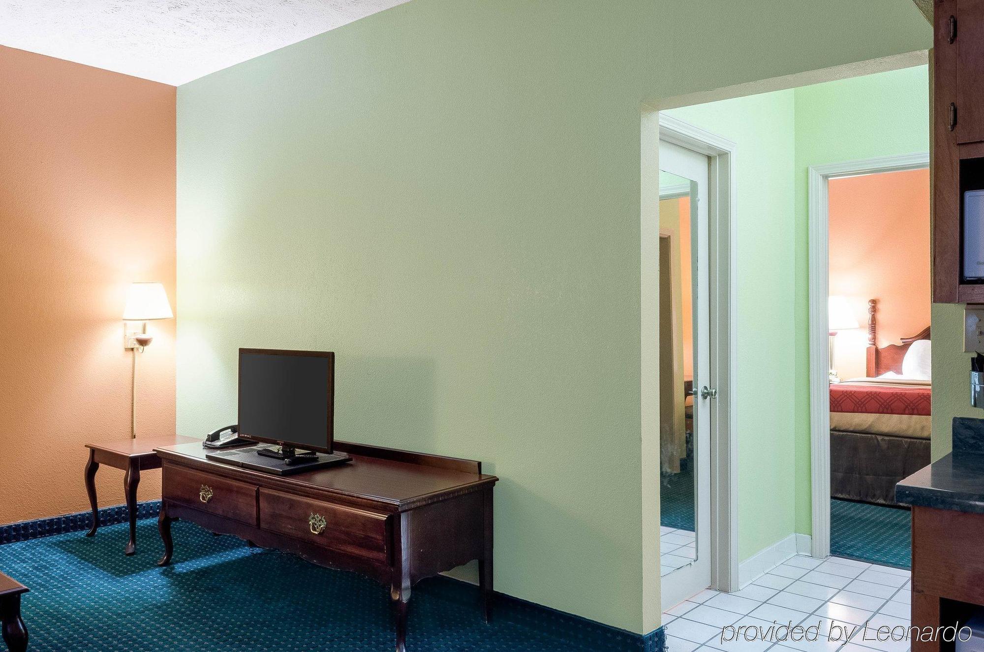 Econo I-55 *
