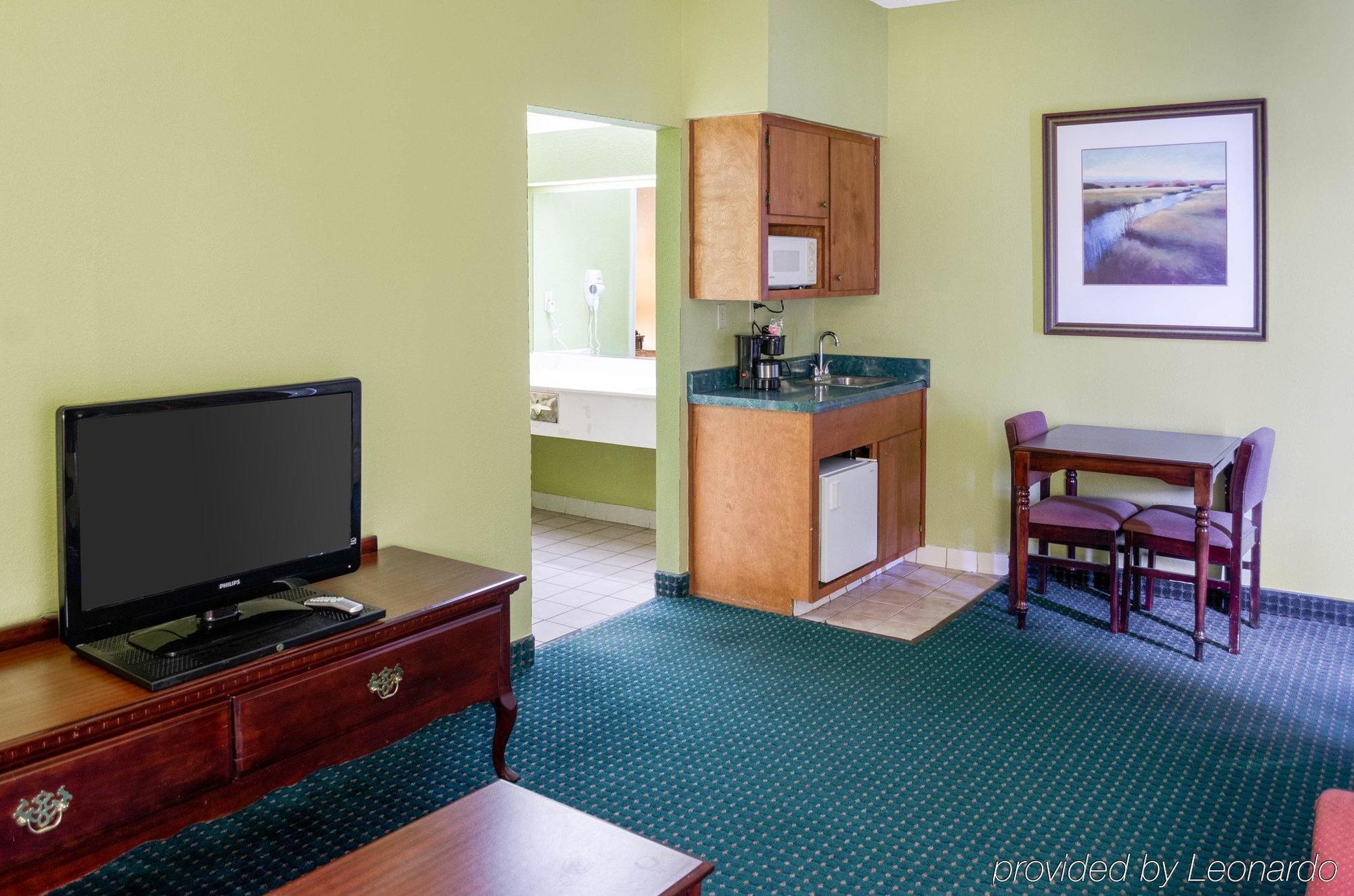 Econo I-55 Lodge Canton